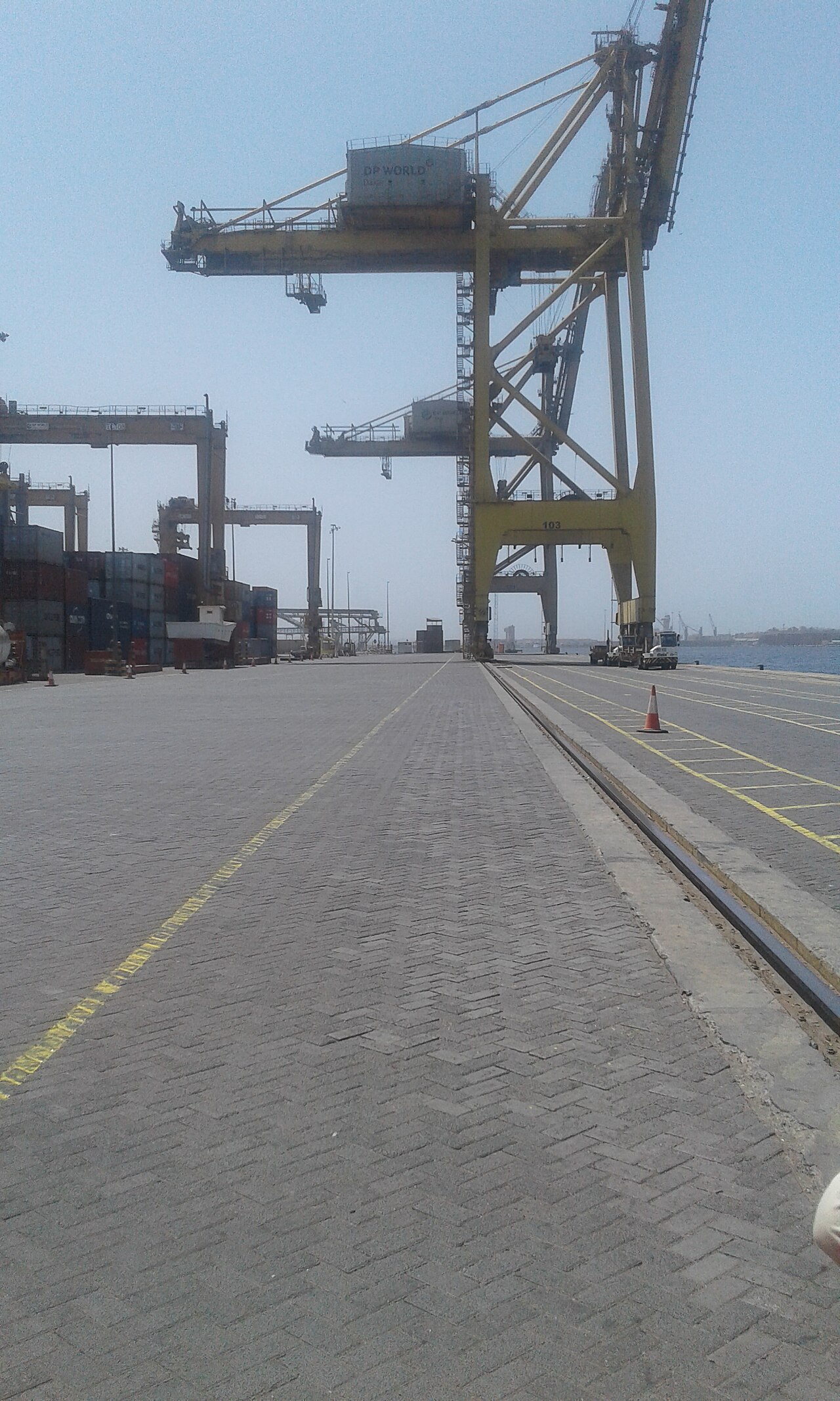 Portique de manutention au Port de Dakar